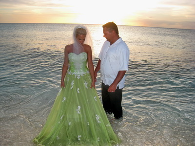One of my favourite photos of the newly weds.........Yes, they both went right into the warm waters at sunset.