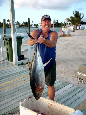 What a catch.......a great fight and Barry landed a 30 lb yellow fin tuna