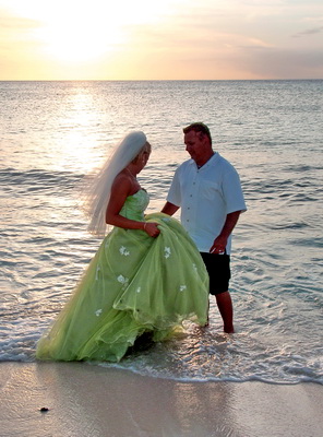 As the sun set, bride and groom headed for the water and I got some great photos