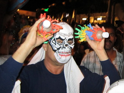 This Maskanoo-er had unique bottle shakers with colourful decorations.