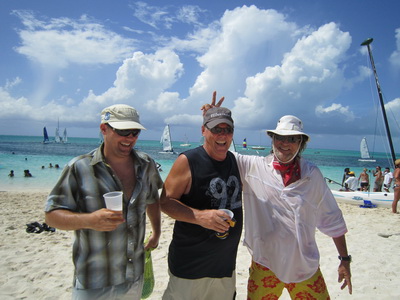 Mike, Barry and Mr. H in his distinctive sailing attire enjoyed the afternoon. 